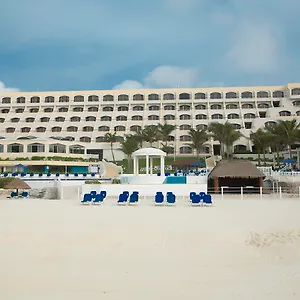 Hotel Golden Parnassus Cancún